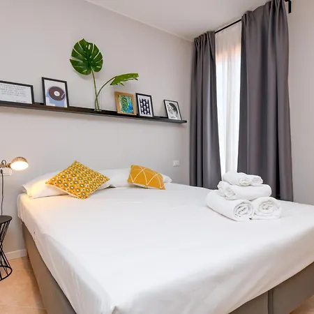 Desenzanoloft Le Chateau De Margot Апартаменты *